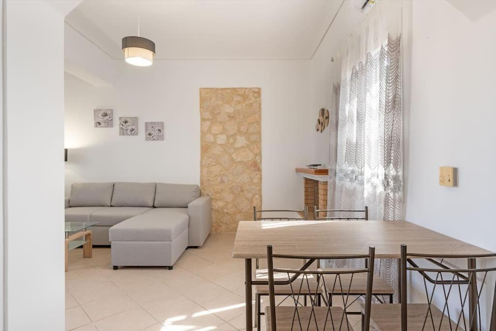 Spiros House Apartment สโวโรนาตา ภายนอก รูปภาพ
